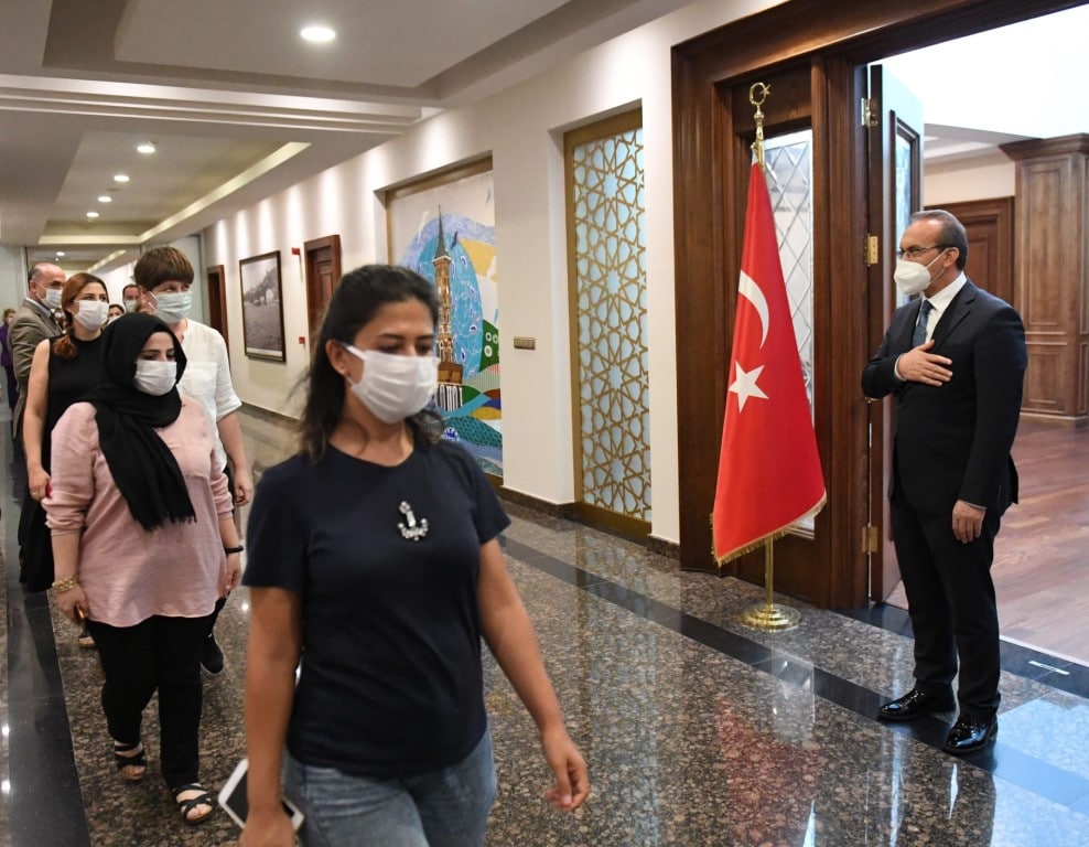 Vali Yavuz, personelle bayramlaştı! Vali Yavuz, personelle bayramlaştı!