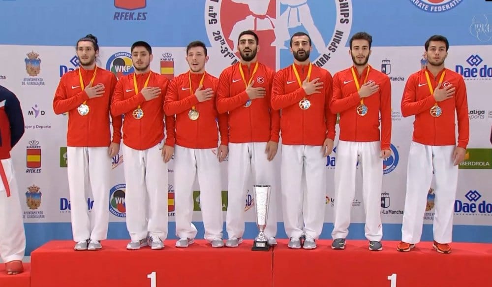 Başkan Karaosmanoğlu, ‘’Bizim bir ordumuz ve bir donanmamız var’’ Başkan Karaosmanoğlu, ‘’Bizim bir ordumuz ve bir donanmamız var’’