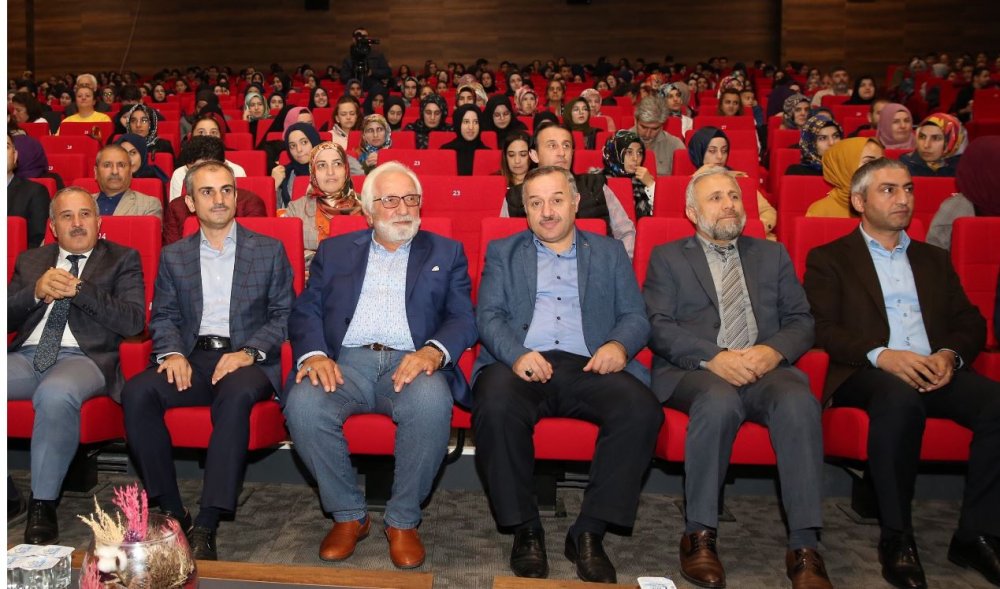 Bahadıroğlu, “Her şey ailede başlar” Bahadıroğlu, “Her şey ailede başlar”