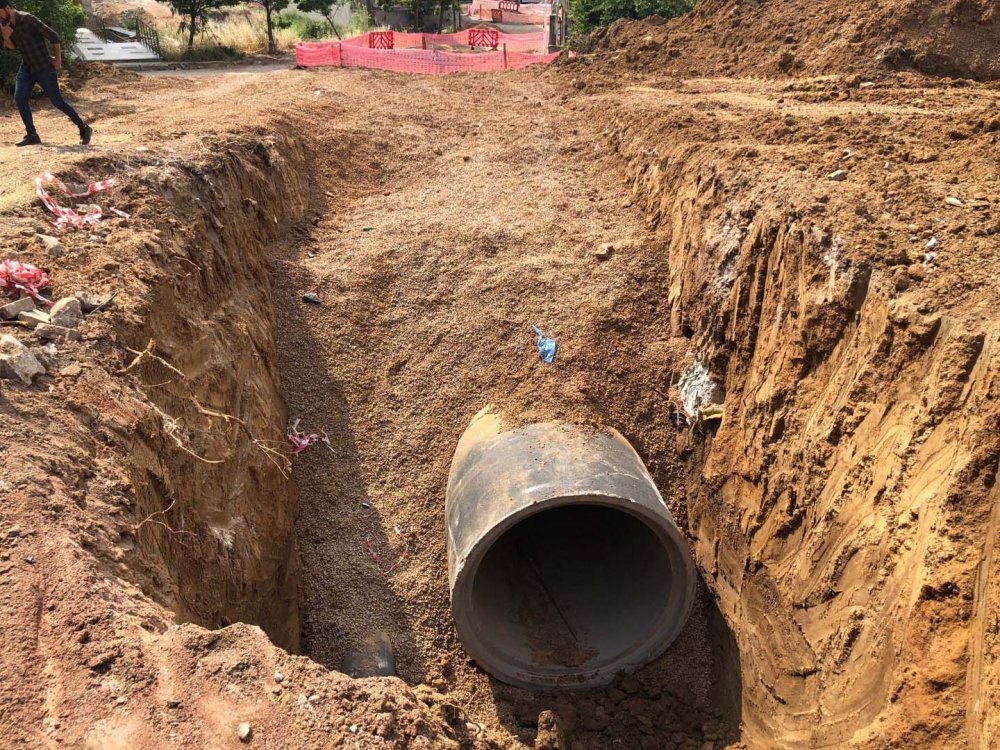 Çayırova Kent Meydanı Projesi’nde altyapı deplaseleri yapılıyor Çayırova Kent Meydanı Projesi’nde altyapı deplaseleri yapılıyor