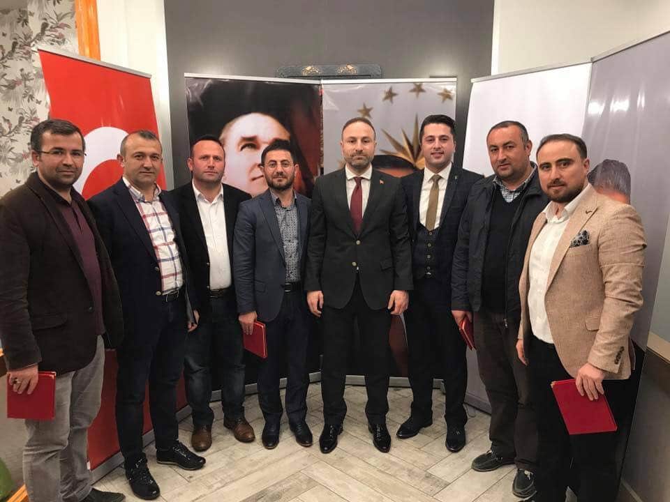 Gür'den eski başkanlara vefa Gür'den eski başkanlara vefa