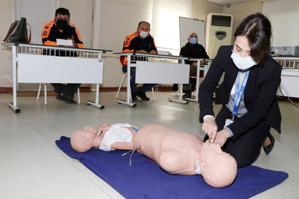 Büyükşehir’den gönüllülere ilk yardım eğitimi