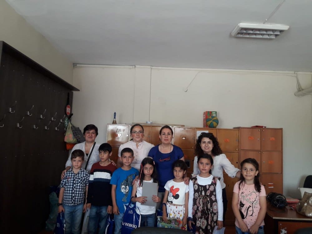 CHP’li kadınlar çocukları unutmadı CHP’li kadınlar çocukları unutmadı
