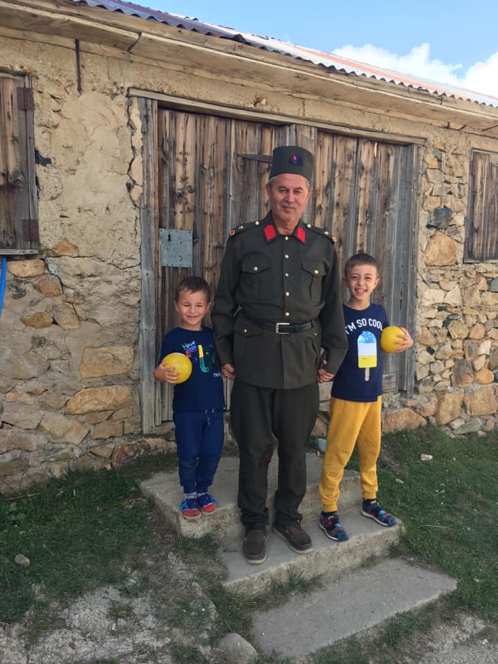 Çocukluk Yıllarımız ve Yeni Eğitim Yılı Çocukluk Yıllarımız ve Yeni Eğitim Yılı