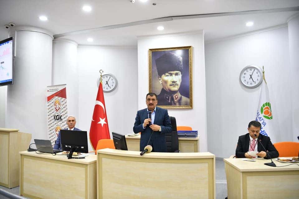 Belgesel Tadında Kayısının Başkenti Malatya’da Gazetecilerle Devri Alem Belgesel Tadında Kayısının Başkenti Malatya’da Gazetecilerle Devri Alem