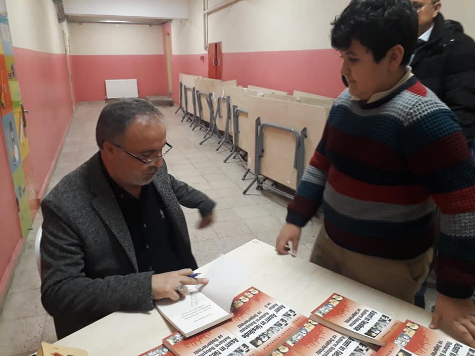 Pekdemir, 8. sınıf öğrencileriyle buluştu Pekdemir, 8. sınıf öğrencileriyle buluştu