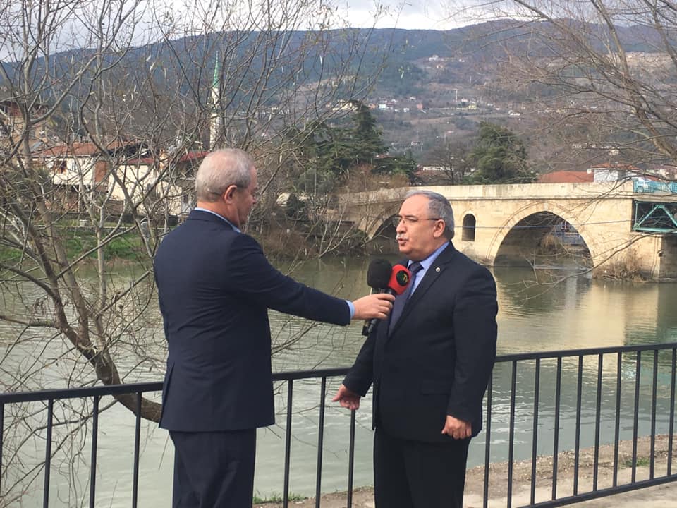 Sakarya Valisi ile Sakarya Nehri kenarında belgesel çekimi yaptık Sakarya Valisi ile Sakarya Nehri kenarında belgesel çekimi yaptık