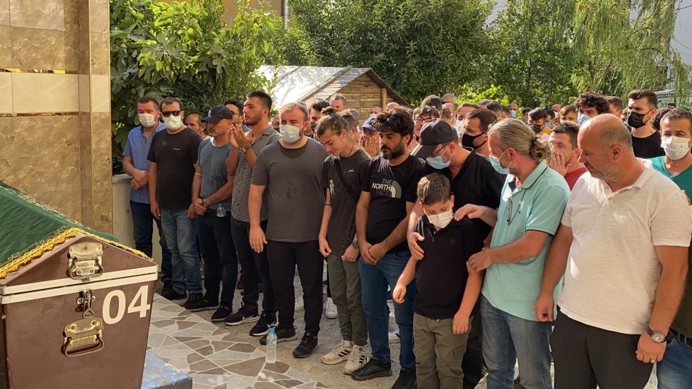 Kazada hayatını kaybeden YKS birincisi Gebze'de son yolculuğuna uğurlandı!