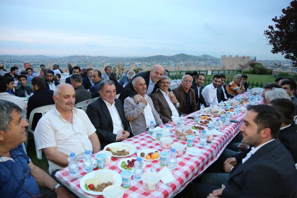 Teşkilatlarımızla yapacak çok işimiz var! Teşkilatlarımızla yapacak çok işimiz var!