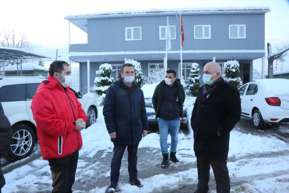 Başkan Bıyık kar mesaisinde! Başkan Bıyık kar mesaisinde!