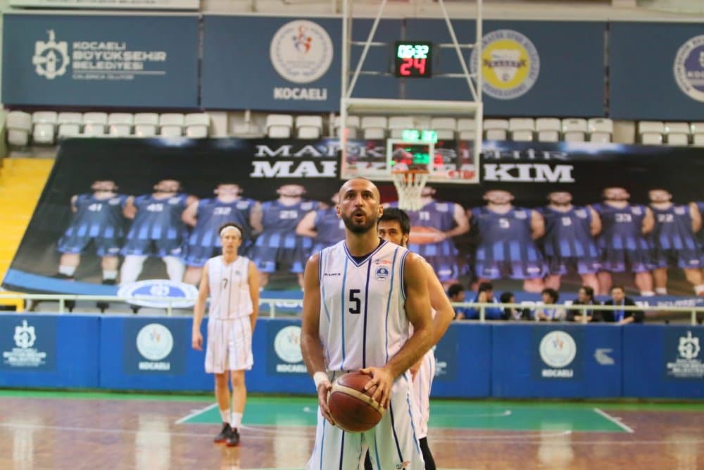 Kağıtspor geçit vermiyor Kağıtspor geçit vermiyor