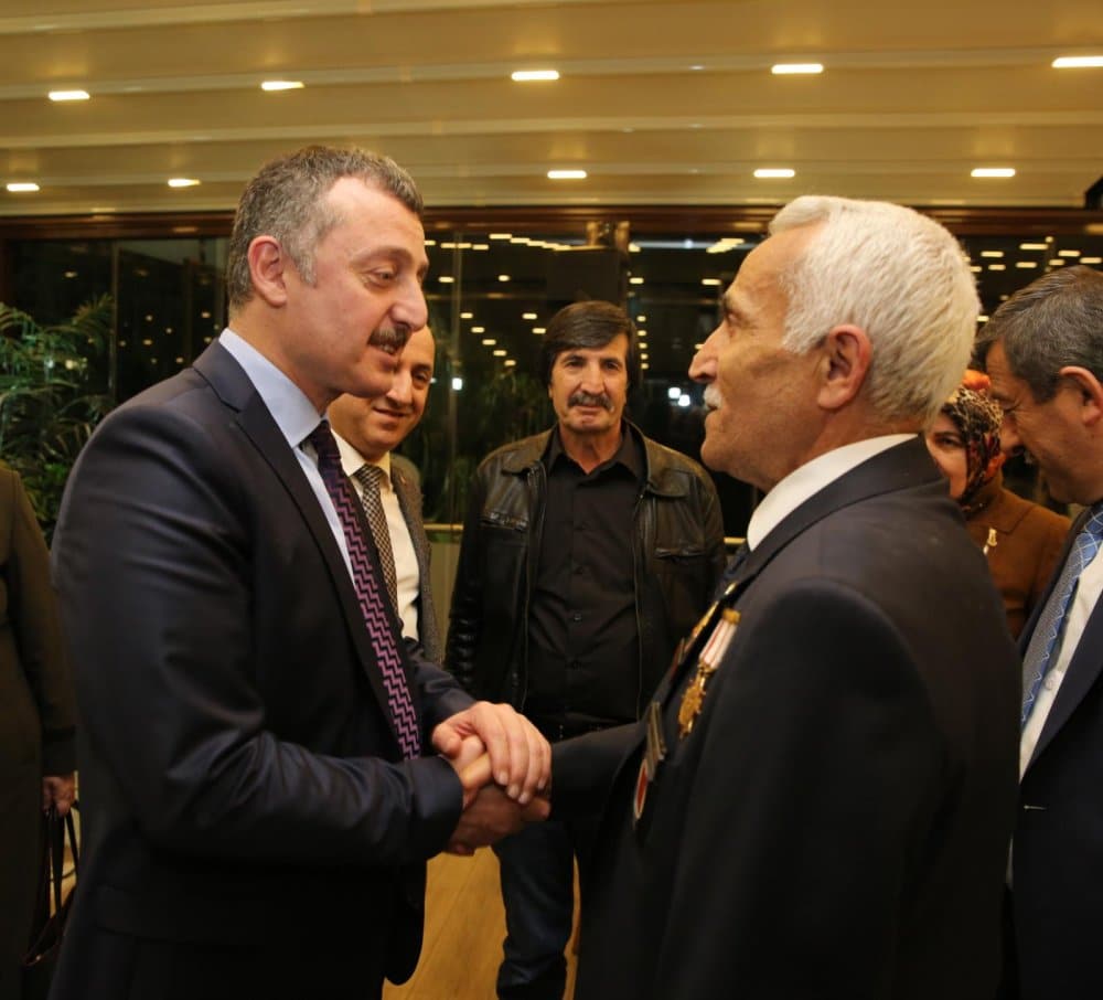 Büyükakın şehit ve gazi yakınlarıyla buluştu!