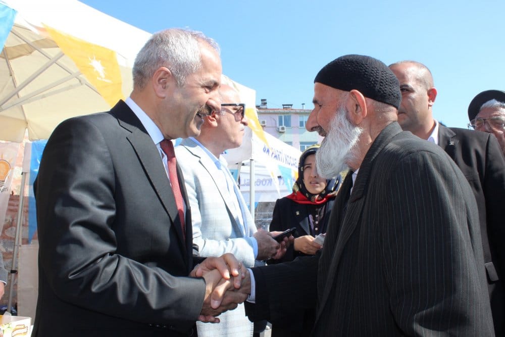 Büyükgöz'e Kent Meydanı'nda sevgi seli!
