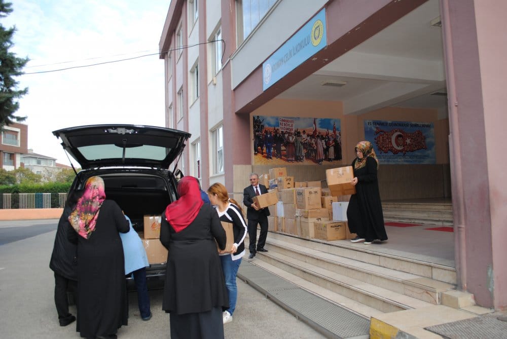 Kroman Çelik’ten ihtiyaç sahiplerine yardım