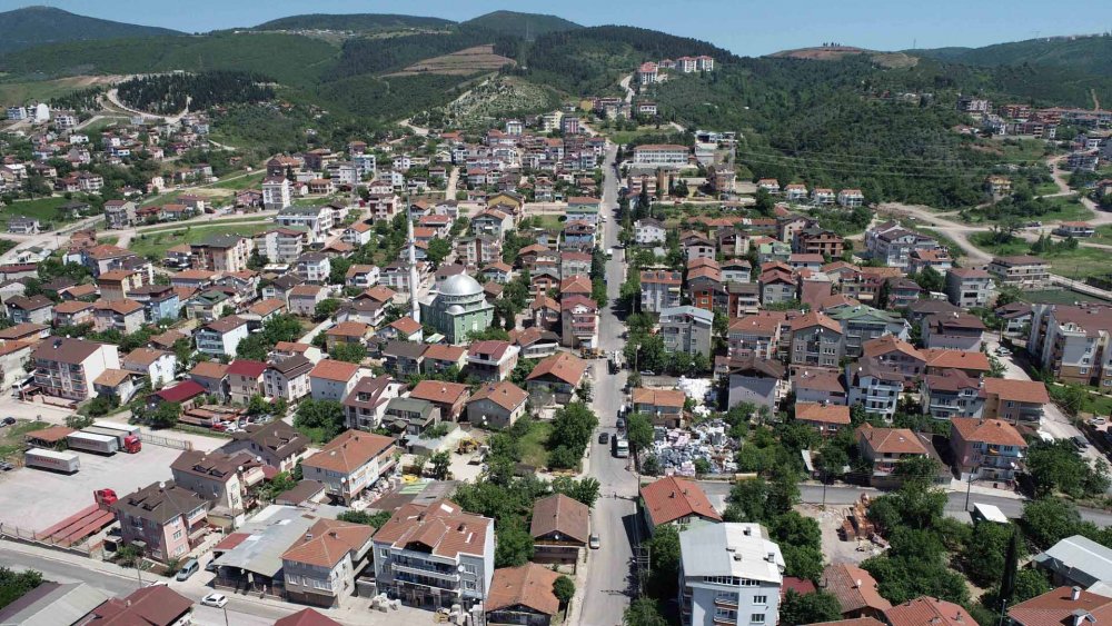 Derince’deki o cadde modern üstyapıya kavuştu!