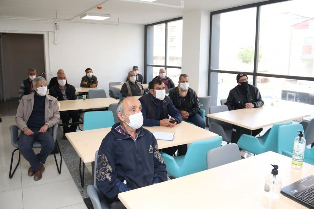 Gebze Barınma Merkezi’nde salgınına karşı eğitim Gebze Barınma Merkezi’nde salgınına karşı eğitim