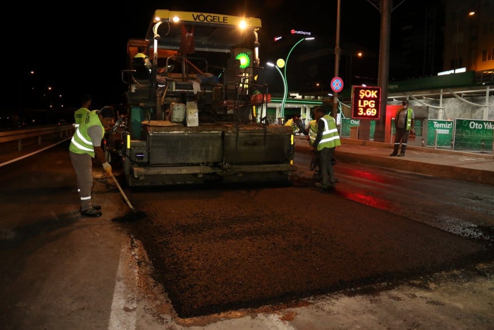 Gebze İstanbul Caddesi’nde gece mesaisi