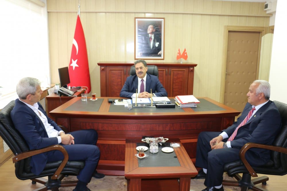Gazete Gebze’den Güler’e ziyaret Gazete Gebze’den Güler’e ziyaret