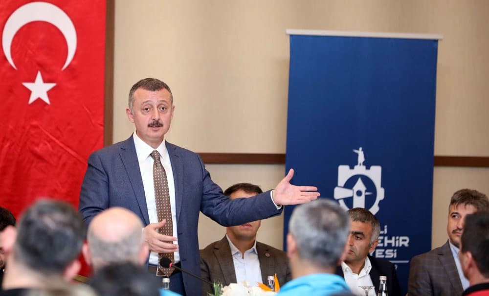 Büyükakın’dan Milli Takım kamplarına ziyaret