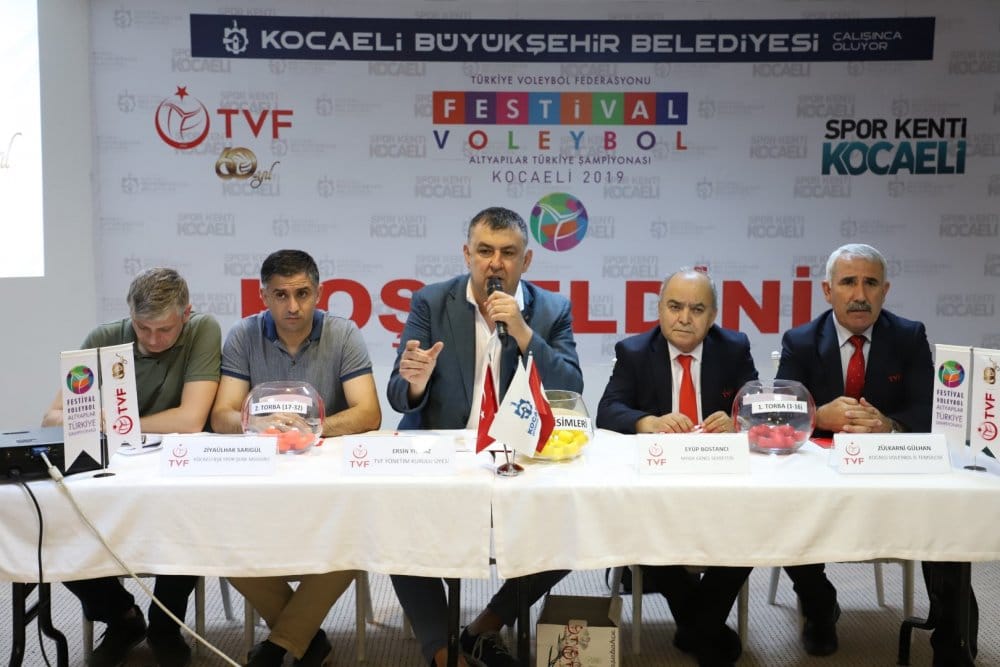 Voleybol Festivali’nde sıra küçüklerin Voleybol Festivali’nde sıra küçüklerin