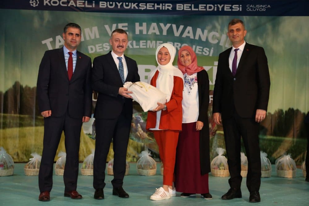 Yüzde 50 hibeli yem tohumu dağıtım töreni gerçekleşti Yüzde 50 hibeli yem tohumu dağıtım töreni gerçekleşti