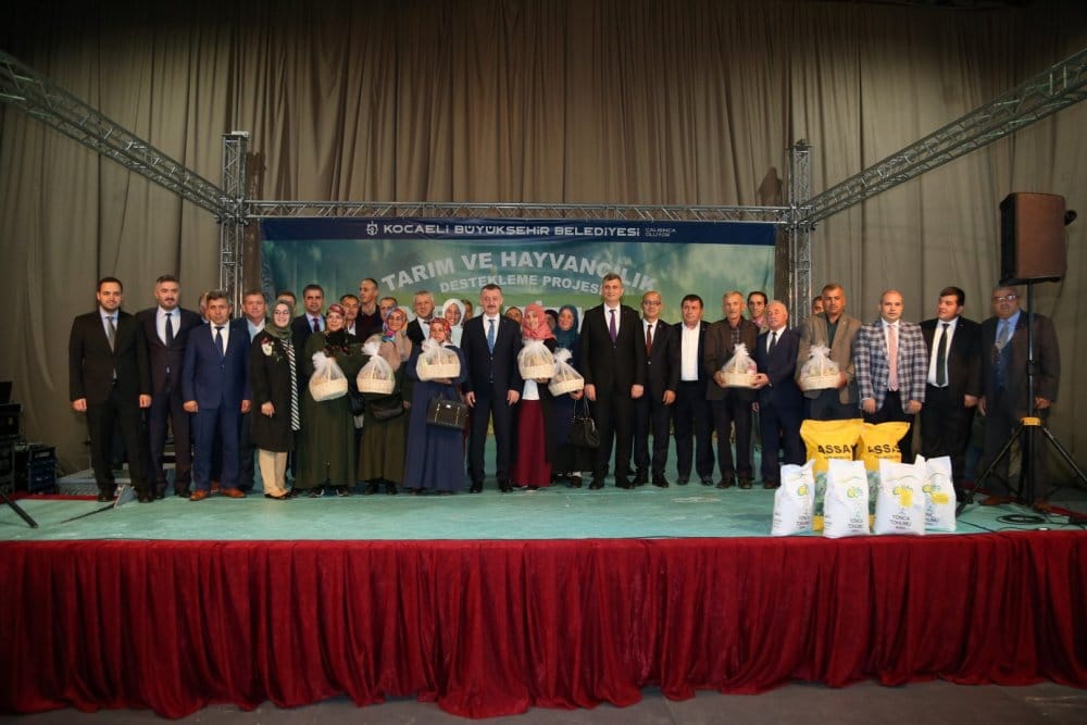 Yüzde 50 hibeli yem tohumu dağıtım töreni gerçekleşti Yüzde 50 hibeli yem tohumu dağıtım töreni gerçekleşti