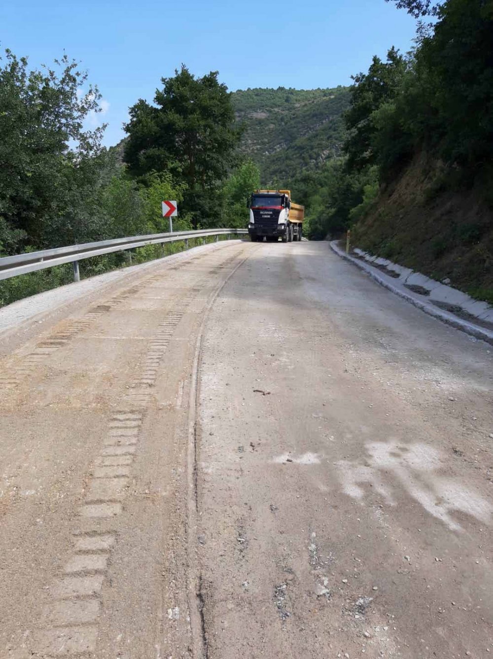 Karamürsel yollarına neşter