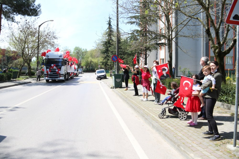 Şehir Tiyatroları çocuklara bayram havası yaşattı Şehir Tiyatroları çocuklara bayram havası yaşattı