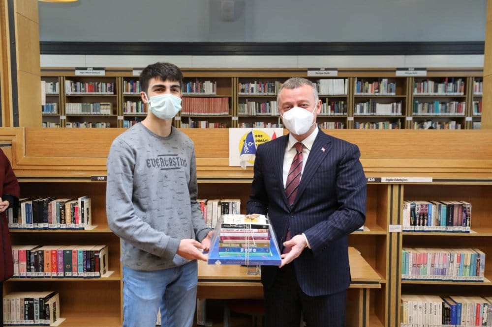 ‘’Kitap okumanız gurur verici’’ ‘’Kitap okumanız gurur verici’’