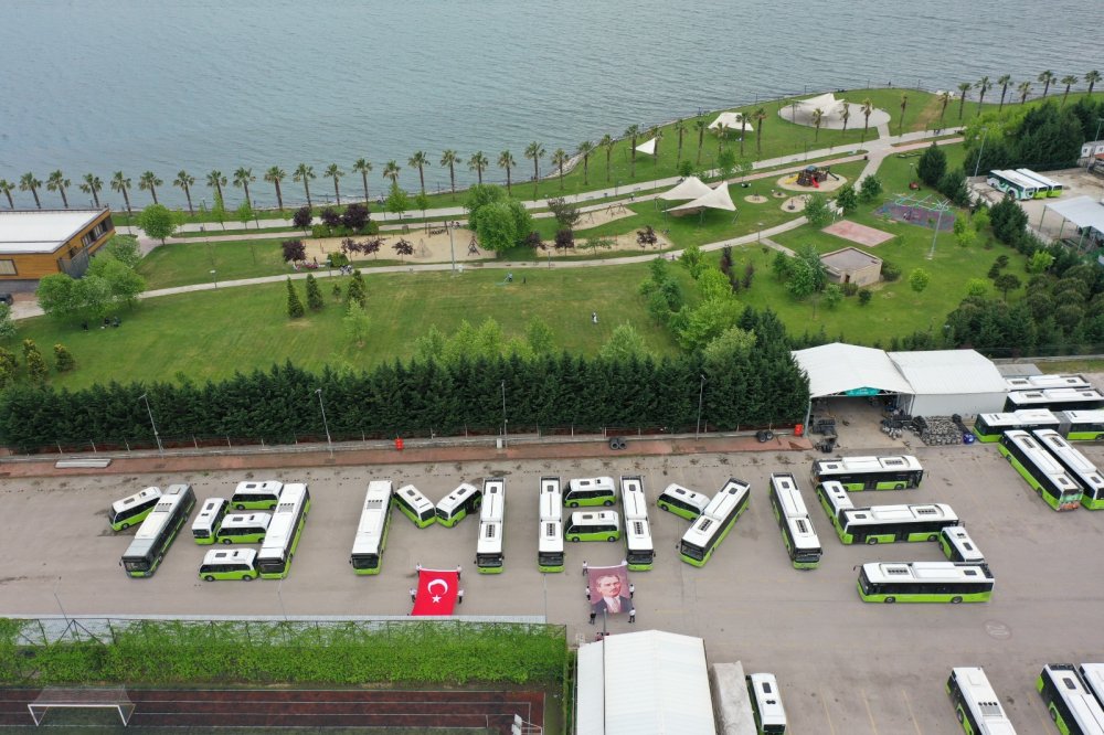 Otobüslerden 19 Mayıs Kareografisi Otobüslerden 19 Mayıs Kareografisi