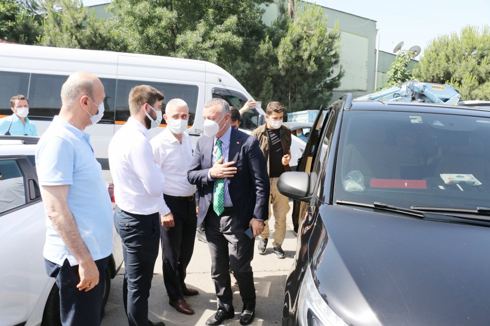 Bir dokundu bin ah işitti! Bir dokundu bin ah işitti!