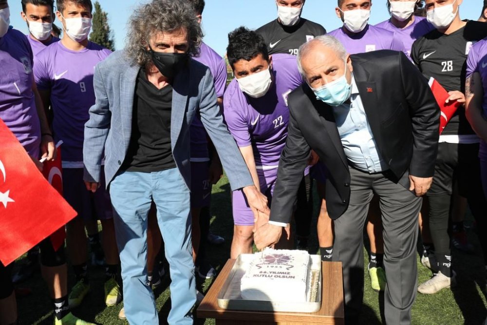 Büyükgöz, Gebzespor’un 66. yaşını kutladı! Büyükgöz, Gebzespor’un 66. yaşını kutladı!