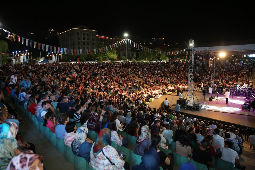Darıcalılar gecesinde müzik ziyafeti Darıcalılar gecesinde müzik ziyafeti