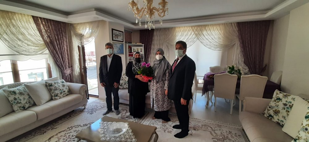 Güler çiftinden, şehit ve gazi ailelerine ziyaret Güler çiftinden, şehit ve gazi ailelerine ziyaret
