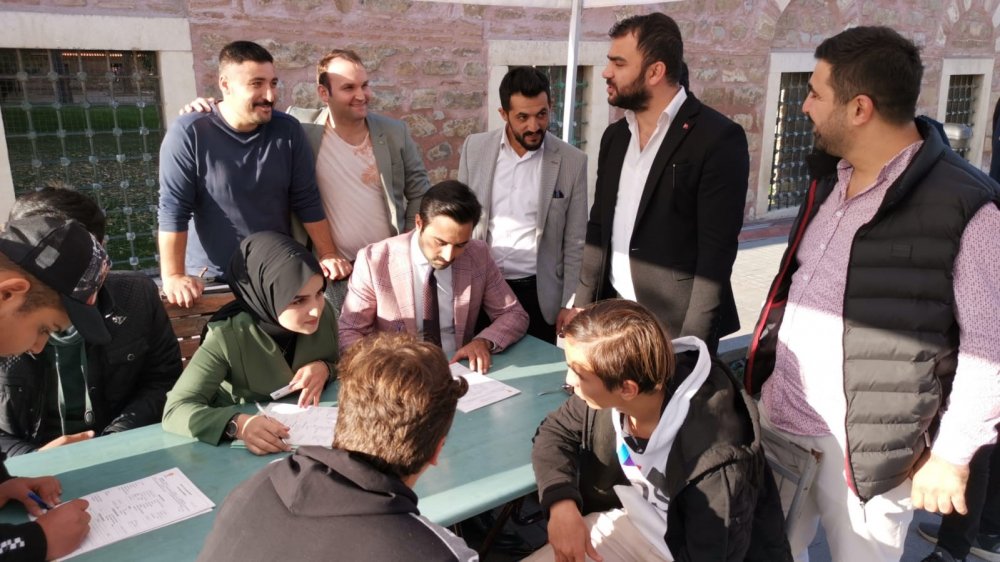 AK Gençlik üye çalışmalarını sürdürüyor! AK Gençlik üye çalışmalarını sürdürüyor!