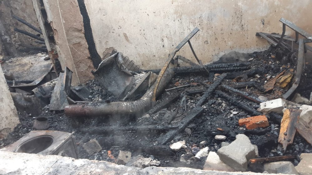 Eskihisar'da yangın; piknik tüpleri patladı!