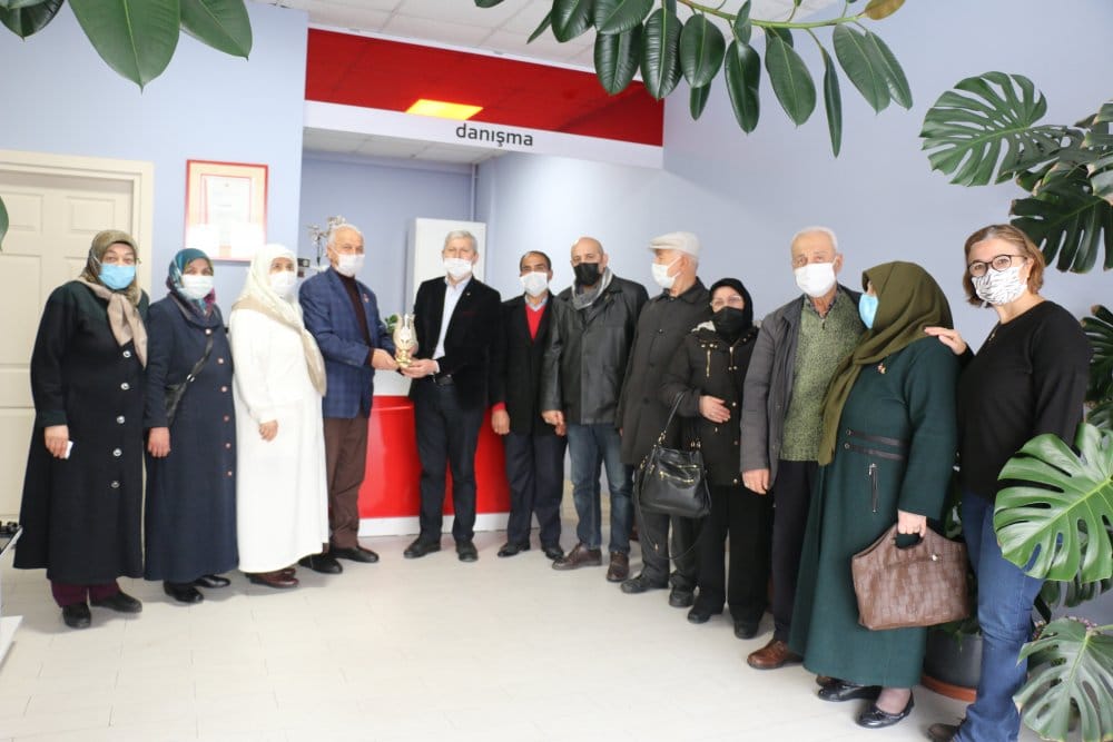 Gazetemizin 37. yılını unutmadılar! Gazetemizin 37. yılını unutmadılar!