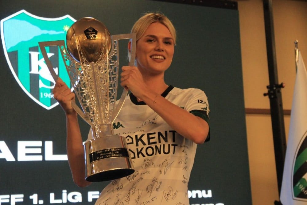 Kocaelispor’dan forma tanıtım lansmanı Kocaelispor’dan forma tanıtım lansmanı