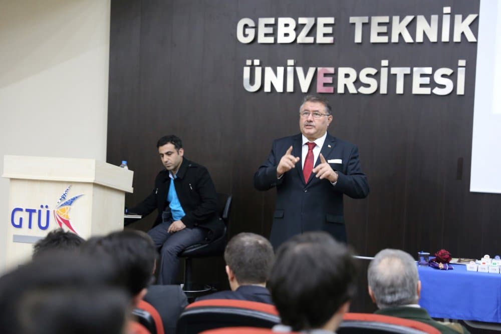Güllüoğlu, GTÜ’de konuştu Güllüoğlu, GTÜ’de konuştu