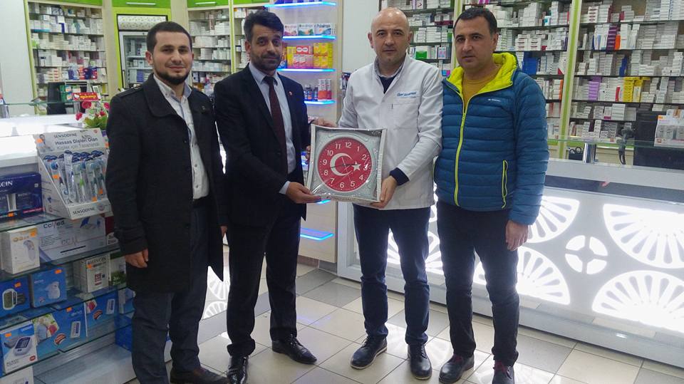 Saadet nöbetlere eşlik etti Saadet nöbetlere eşlik etti