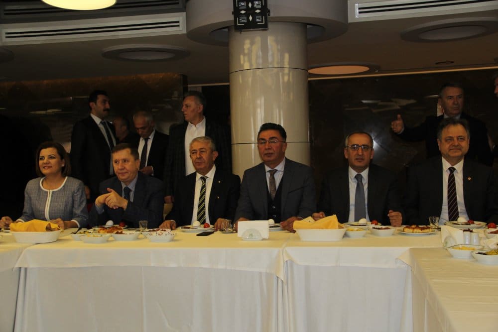 Törk: Darıca yıldız olacak! Törk: Darıca yıldız olacak!