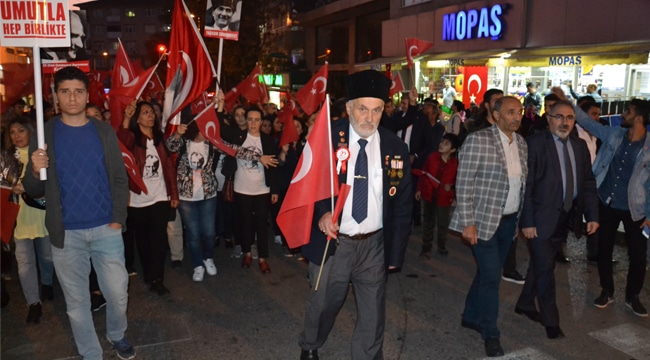 Cumhuriyetin 96. Yılında coşkulu yürüyüş! Cumhuriyetin 96. Yılında coşkulu yürüyüş!