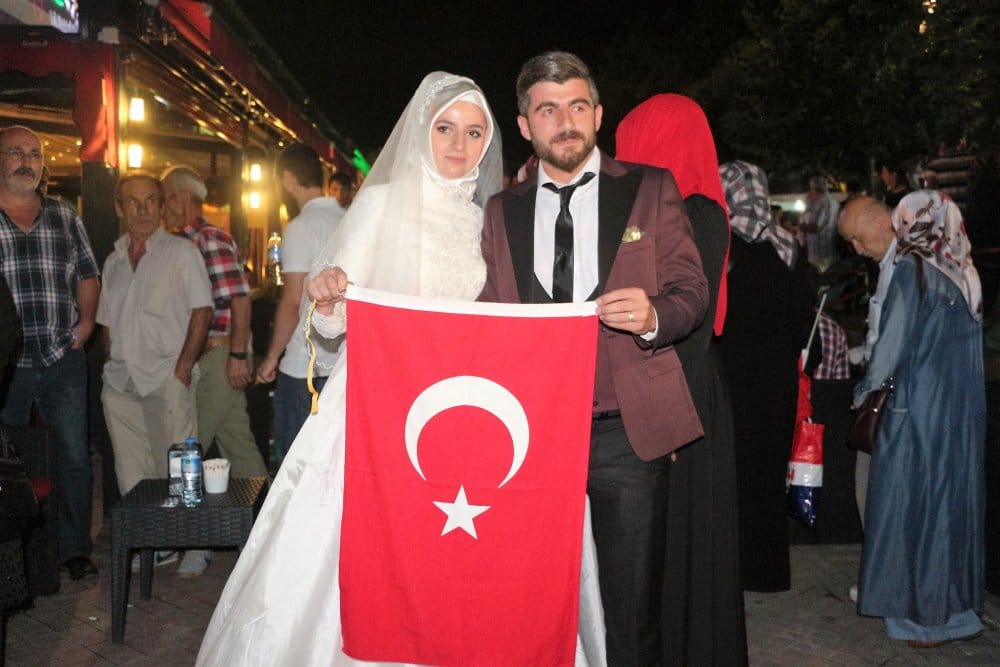 Nikah masasından "demokrasi nöbeti"ne
