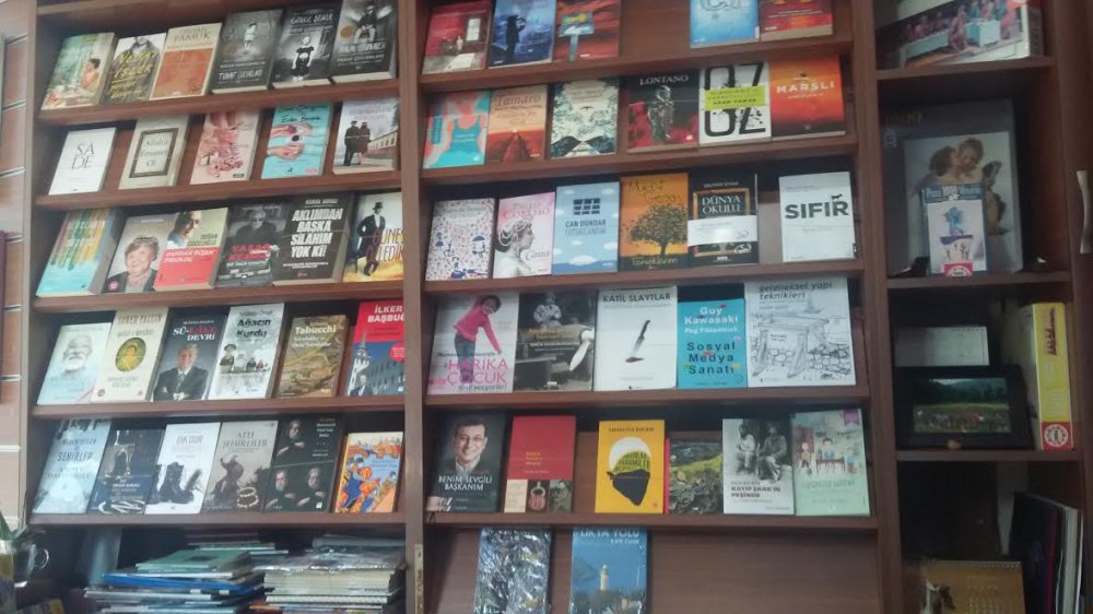 Okurların uğrak noktası Çağrı Kitabevi Okurların uğrak noktası Çağrı Kitabevi