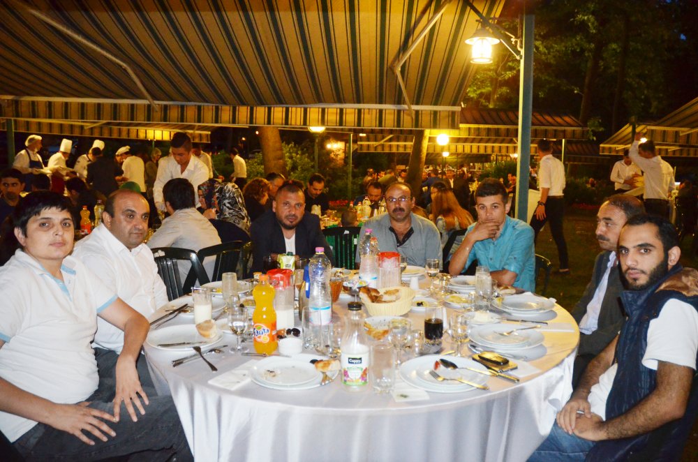 DOSB Polisan Çiftliği'nde iftar verdi DOSB Polisan Çiftliği'nde iftar verdi