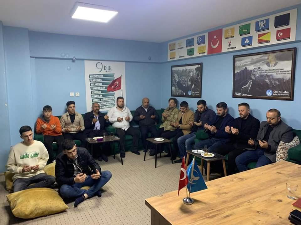 MHP Gebze ve Ülkü ocakları Kuran tilaveti okuttu MHP Gebze ve Ülkü ocakları Kuran tilaveti okuttu