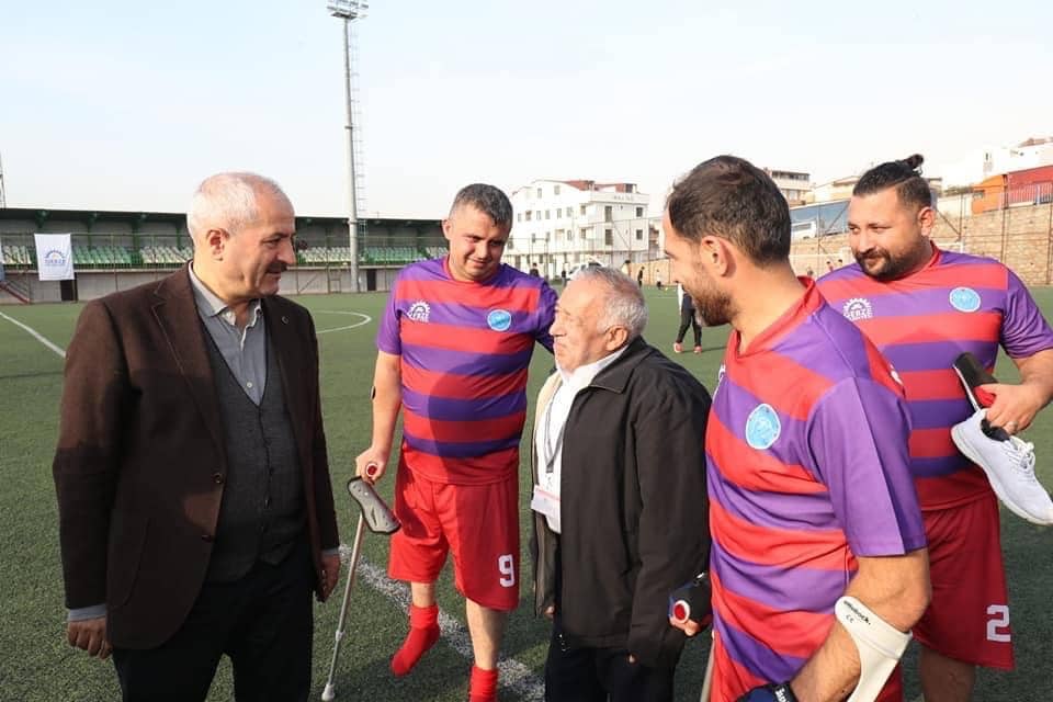 Büyükgöz Ampüte Futbol Takımını Yalnız Bırakmadı