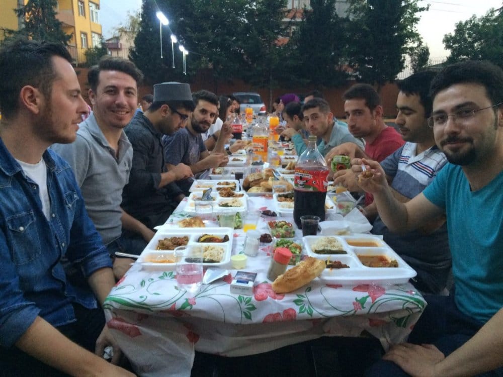 Cumhuriyet Anadolu Lisesinde İftar Heyecanı Cumhuriyet Anadolu Lisesinde İftar Heyecanı