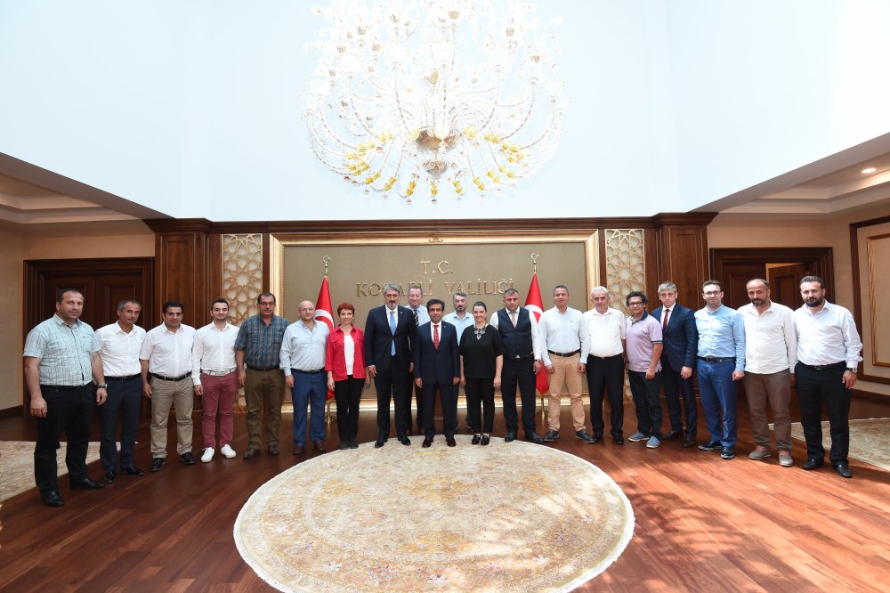 “Sizin Gibi Bir Valimiz Olduğu İçin Çok Şanslıyız” “Sizin Gibi Bir Valimiz Olduğu İçin Çok Şanslıyız”