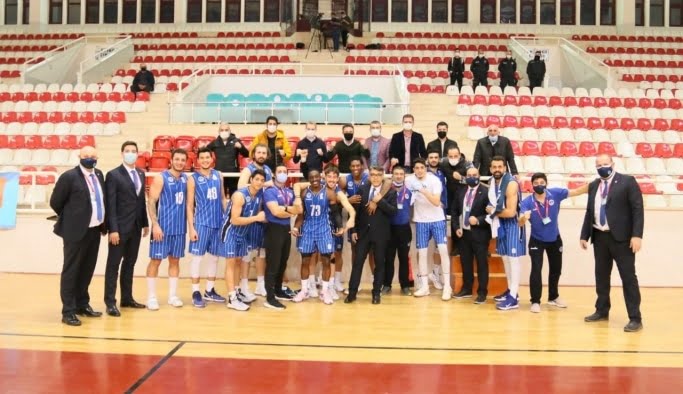 Kağıtspor galibiyetle döndü 76-97